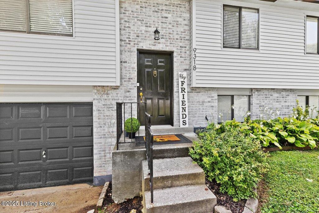 Photo of 9318 Plumwood Pl, Crestwood, KY 40014 (MLS # 1695625)