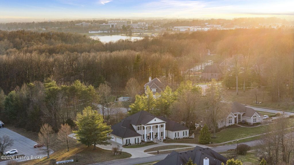 Photo of 803 Foxfire Rd, Elizabethtown, KY 42701 (MLS # 1706076)