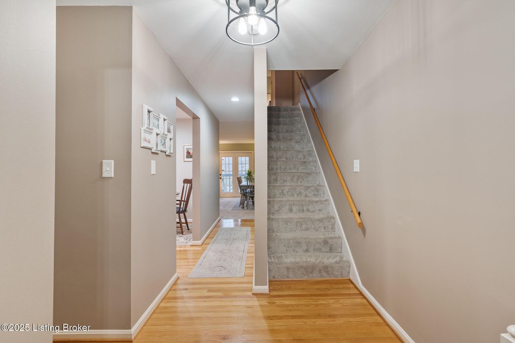 Photo of 5002 Harrods Landing Dr, Prospect, KY 40059 (MLS # 1705372)