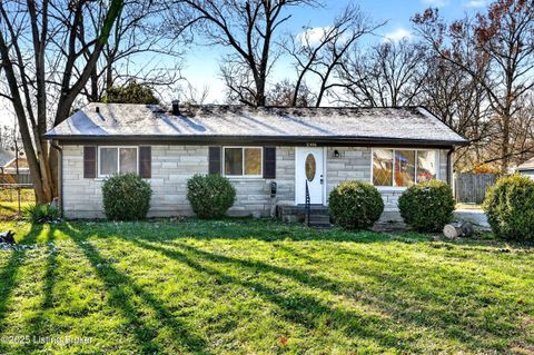 Photo of 2306 Edgin Ct, Louisville, KY 40216 (MLS # 1705064)