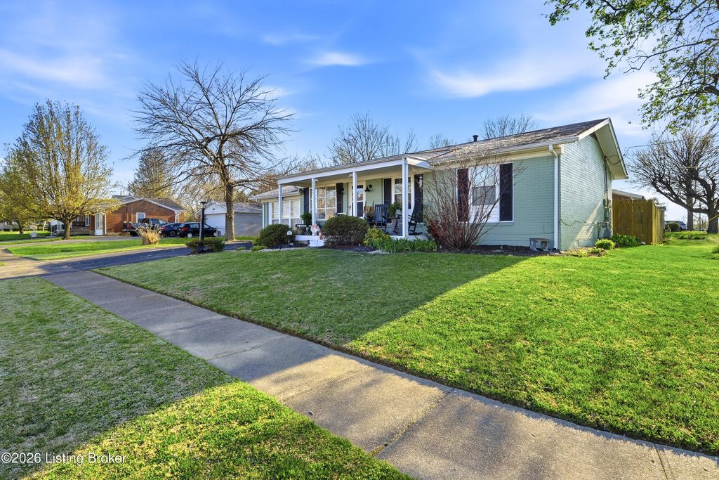 Photo of 9905 McNeely Lake Dr, Louisville, KY 40229 (MLS # 1712925)