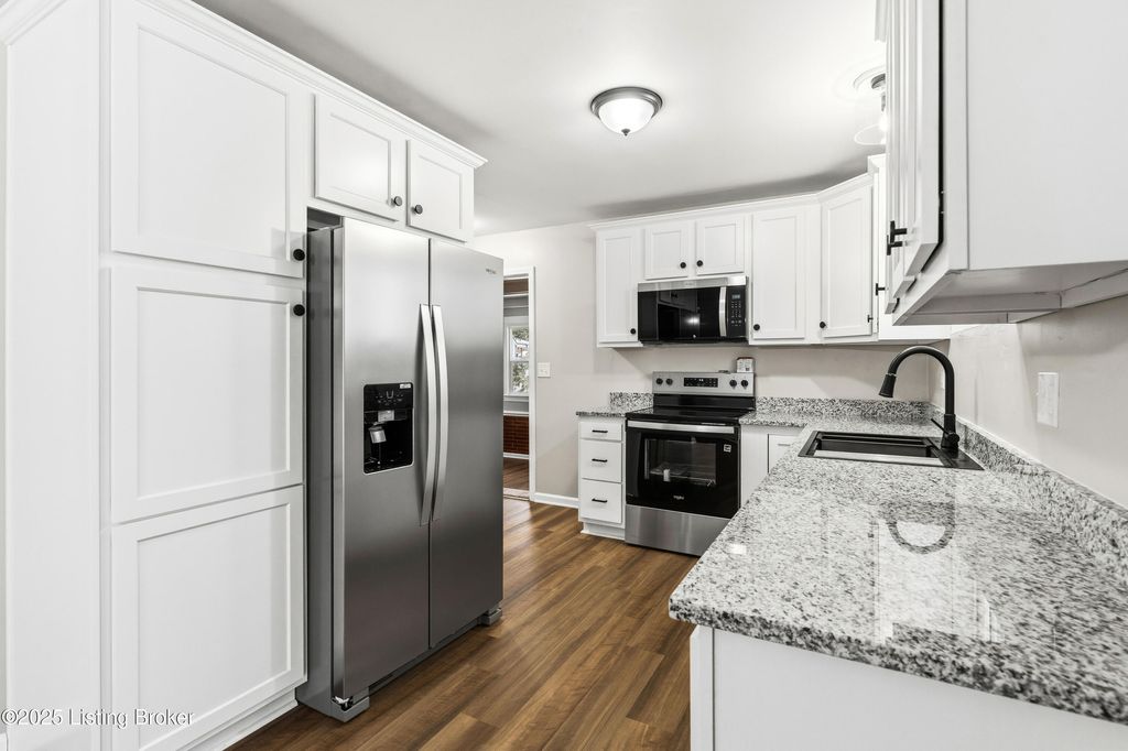 Photo of 311 Dawkins Rd, La Grange, KY 40031 (MLS # 1704599)