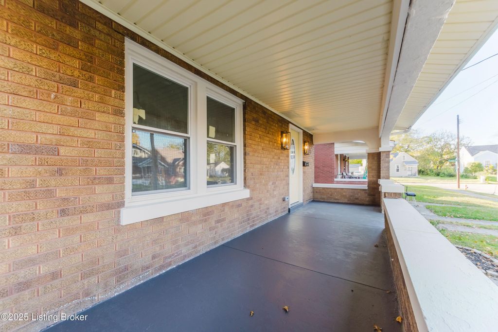 Photo of 2404 Burwell Ave, Louisville, KY 40210 (MLS # 1702560)