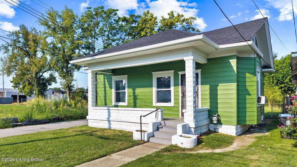 Photo of 1346 S 32nd St, Louisville, KY 40211 (MLS # 1729563)
