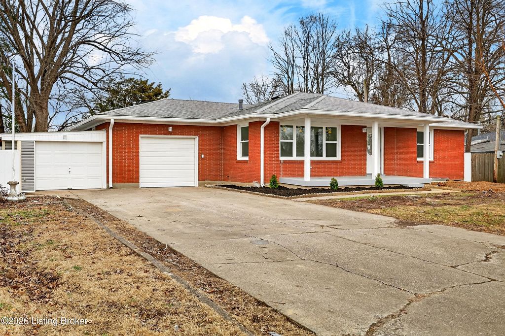 Photo of 11610 Deering Rd, Louisville, KY 40272 (MLS # 1709330)