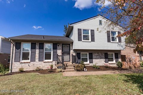 Photo of 3710 Bristol Oaks Dr, Louisville, KY 40299 (MLS # 1700060)