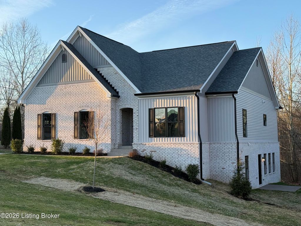 Photo of 2608 Sycamore Run Ct, La Grange, KY 40031 (MLS # 1700425)