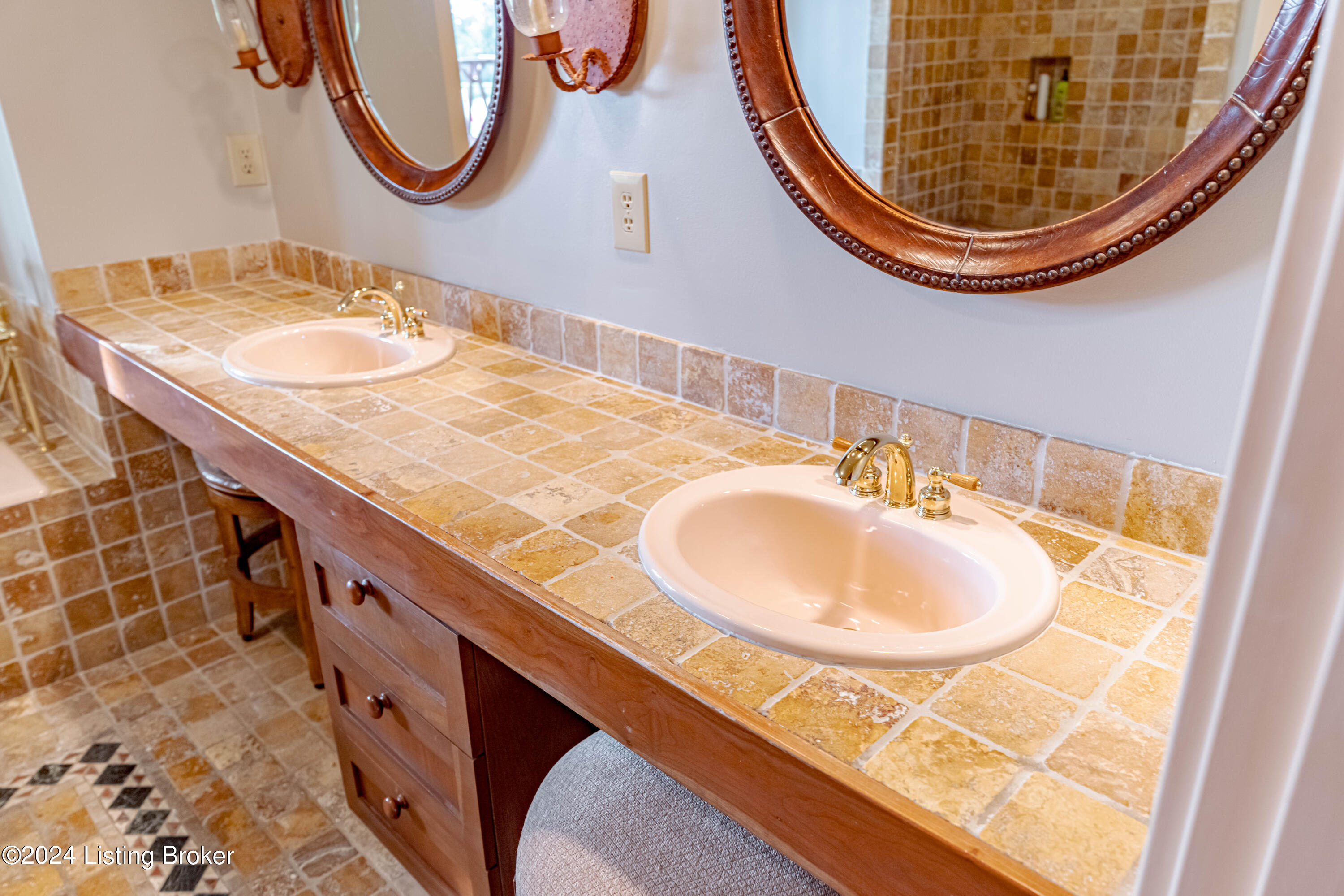 411 Paddock Ln, Simpsonville, Kentucky image 34