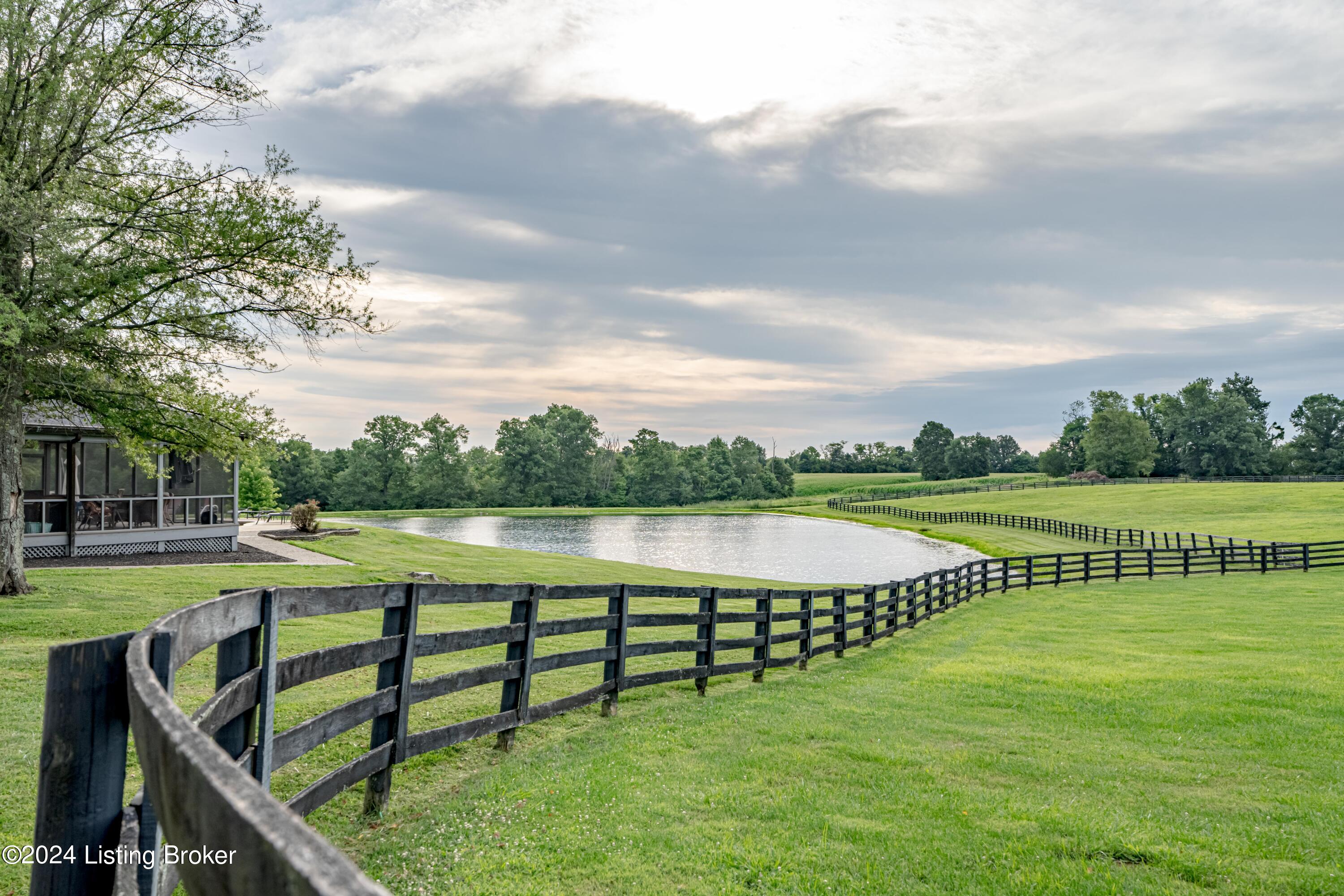 411 Paddock Ln, Simpsonville, Kentucky image 29