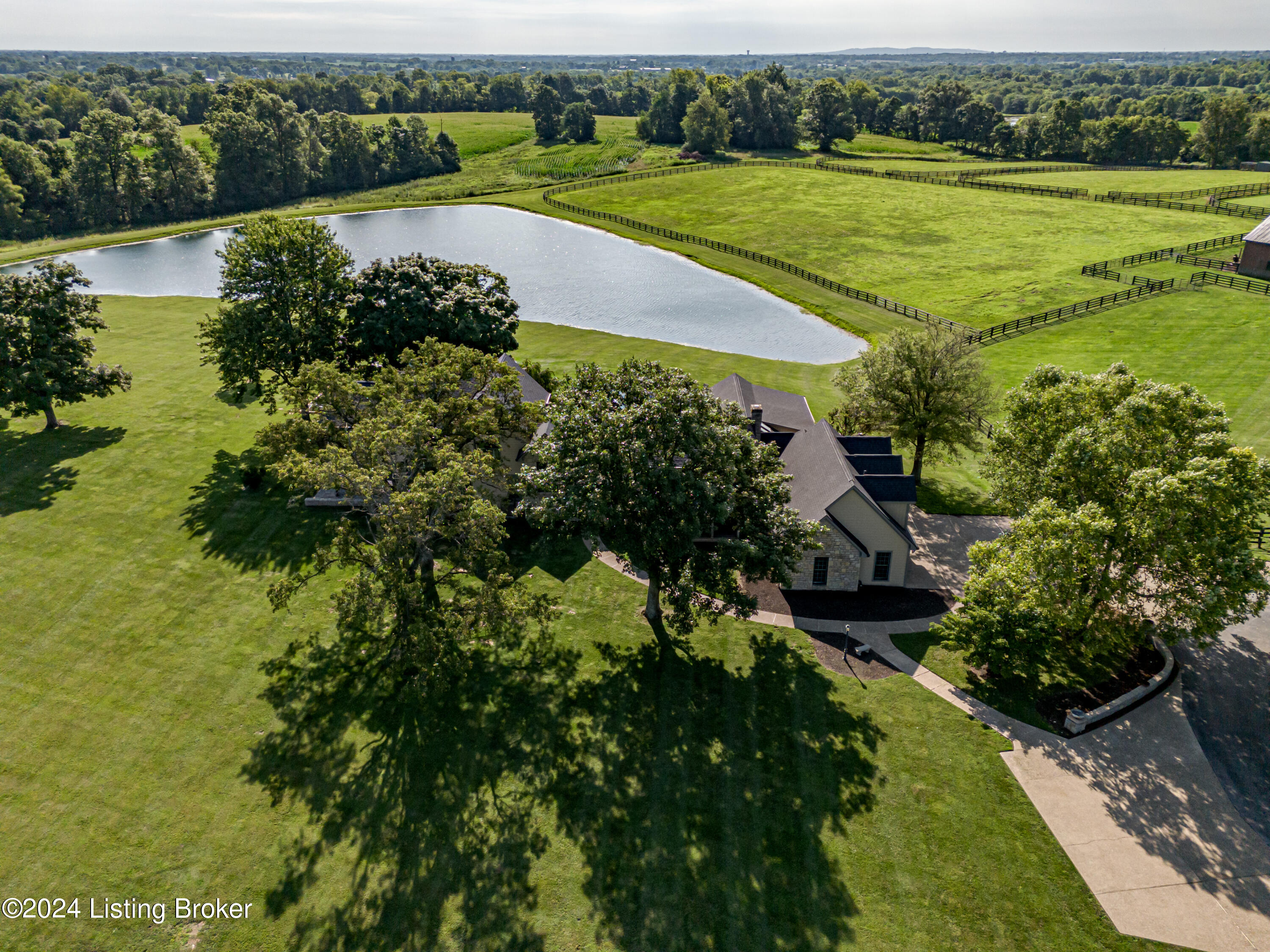 411 Paddock Ln, Simpsonville, Kentucky image 23