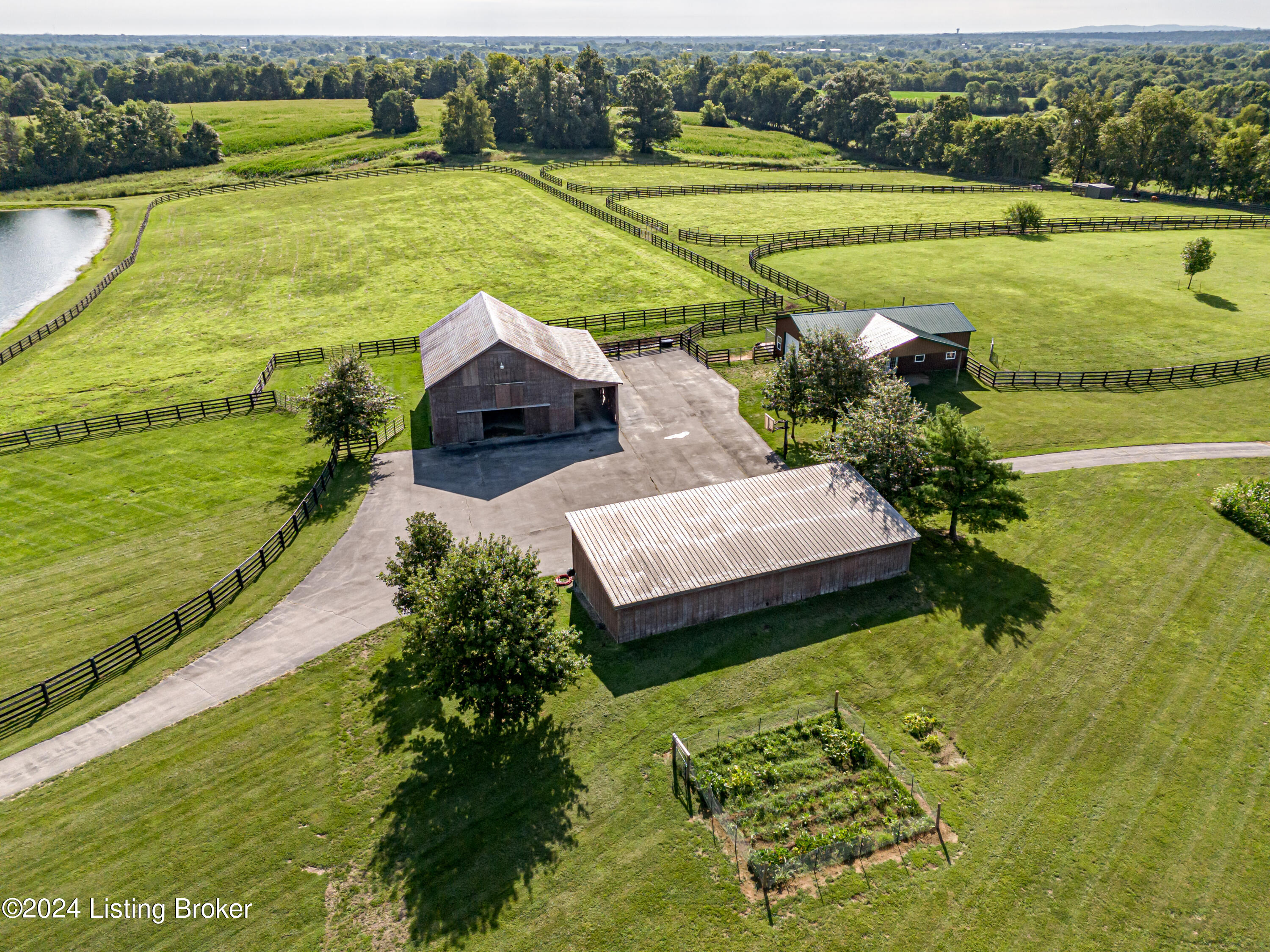 411 Paddock Ln, Simpsonville, Kentucky image 5