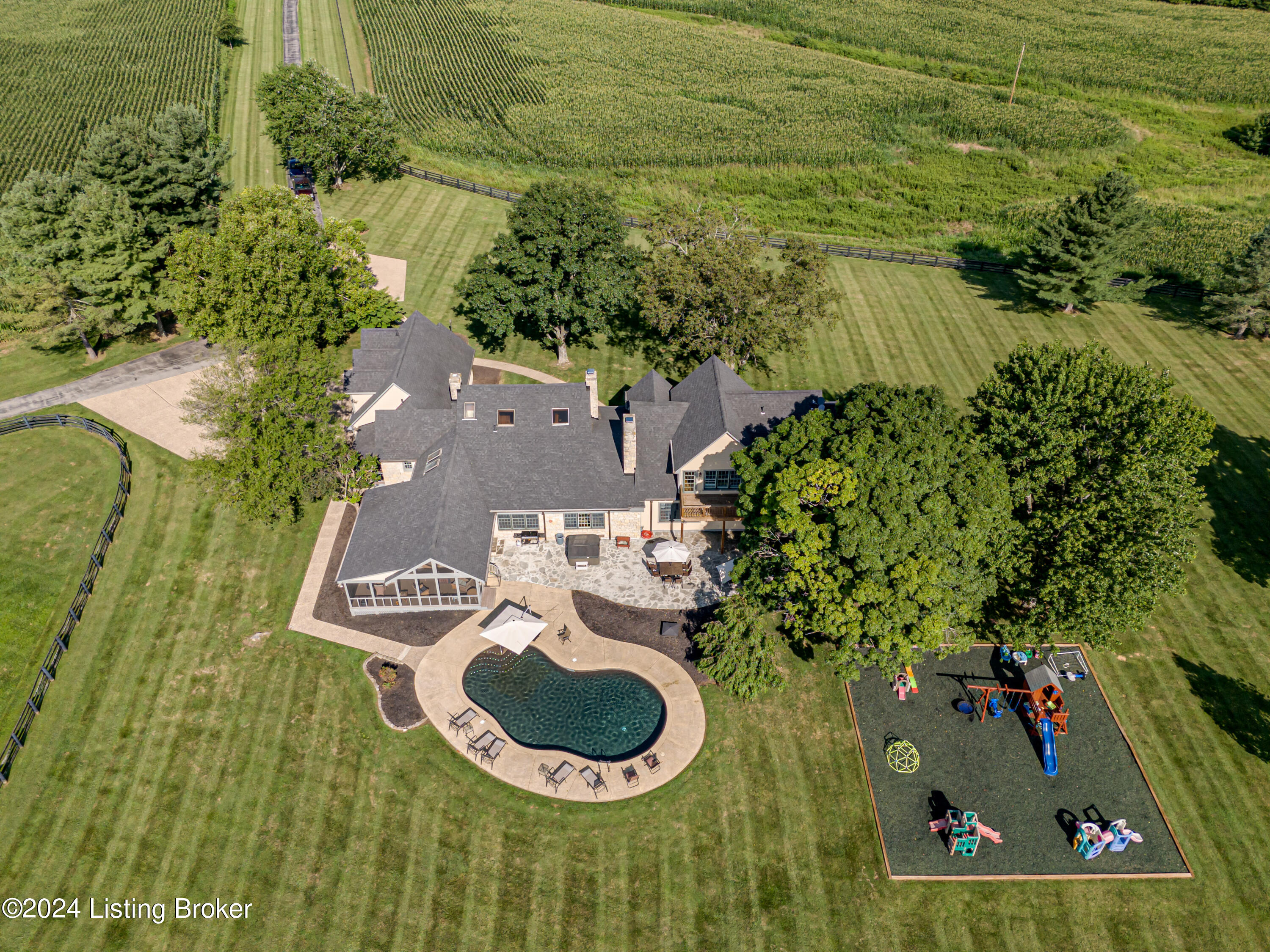 411 Paddock Ln, Simpsonville, Kentucky image 19
