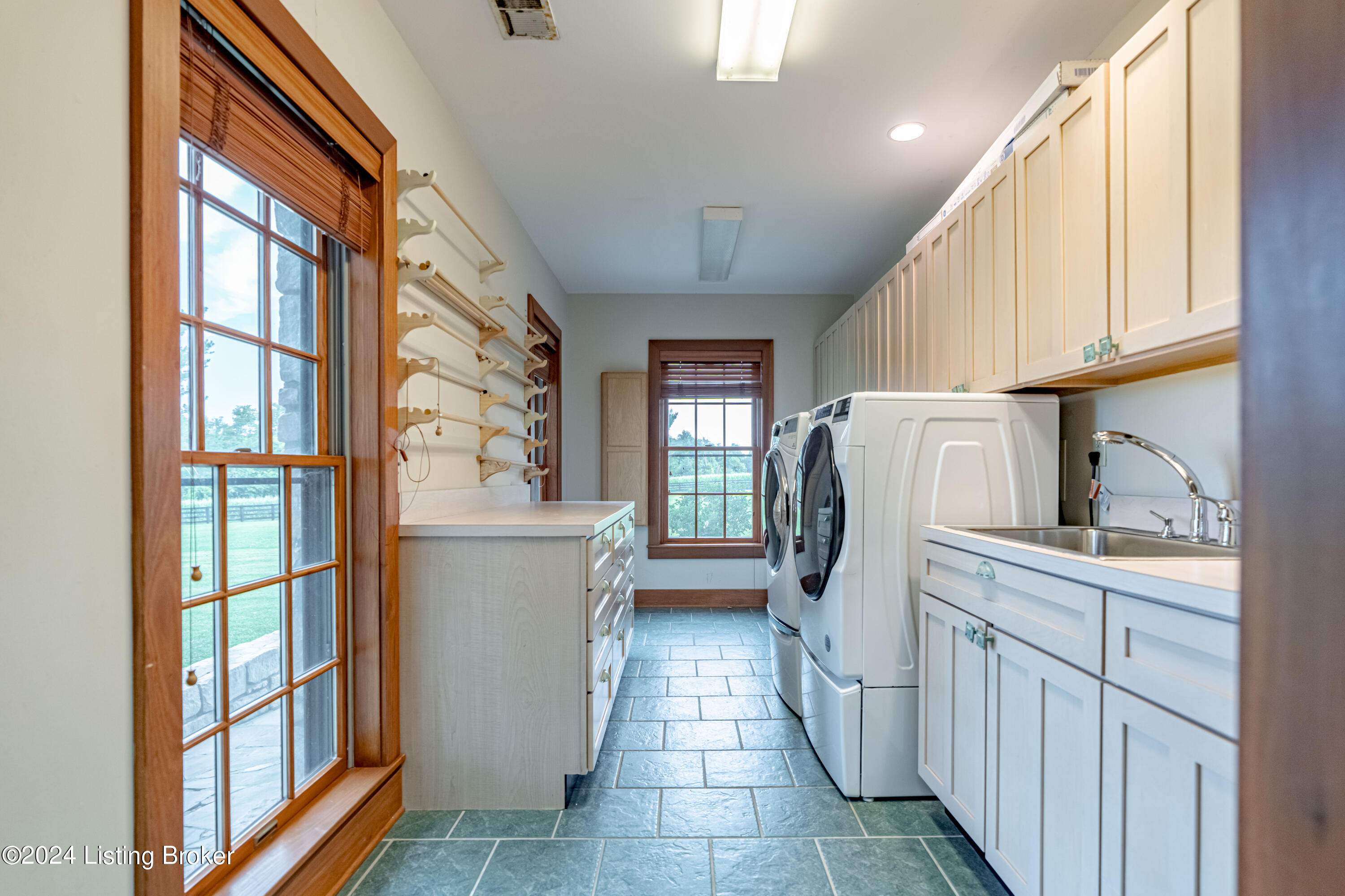 411 Paddock Ln, Simpsonville, Kentucky image 39
