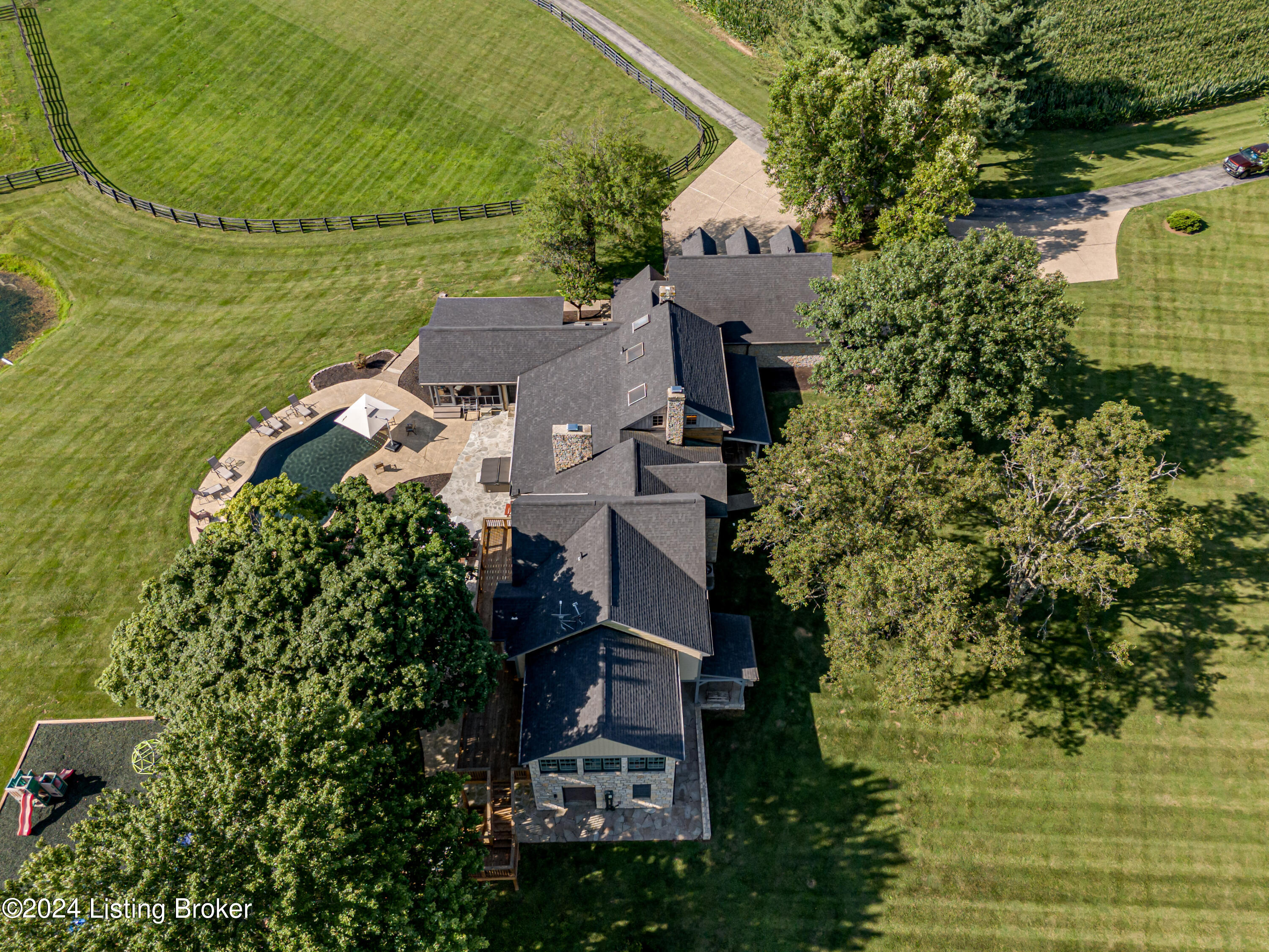 411 Paddock Ln, Simpsonville, Kentucky image 20