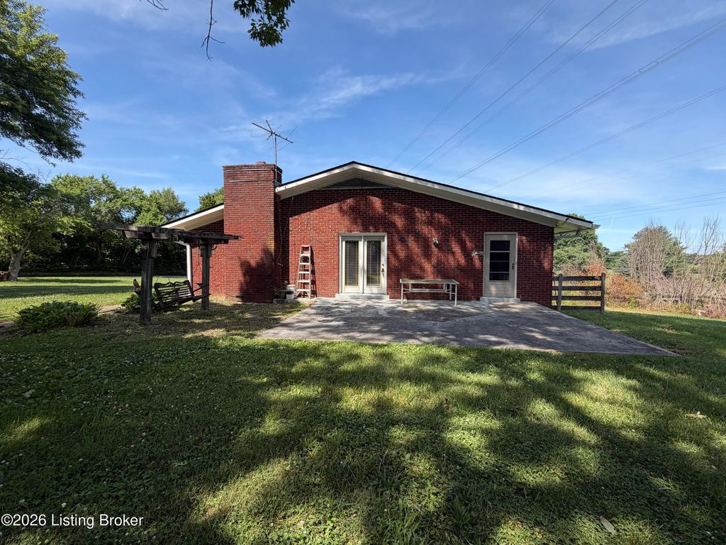 Photo of 3400 S Camden Ln, Crestwood, KY 40014 (MLS # 1708412)