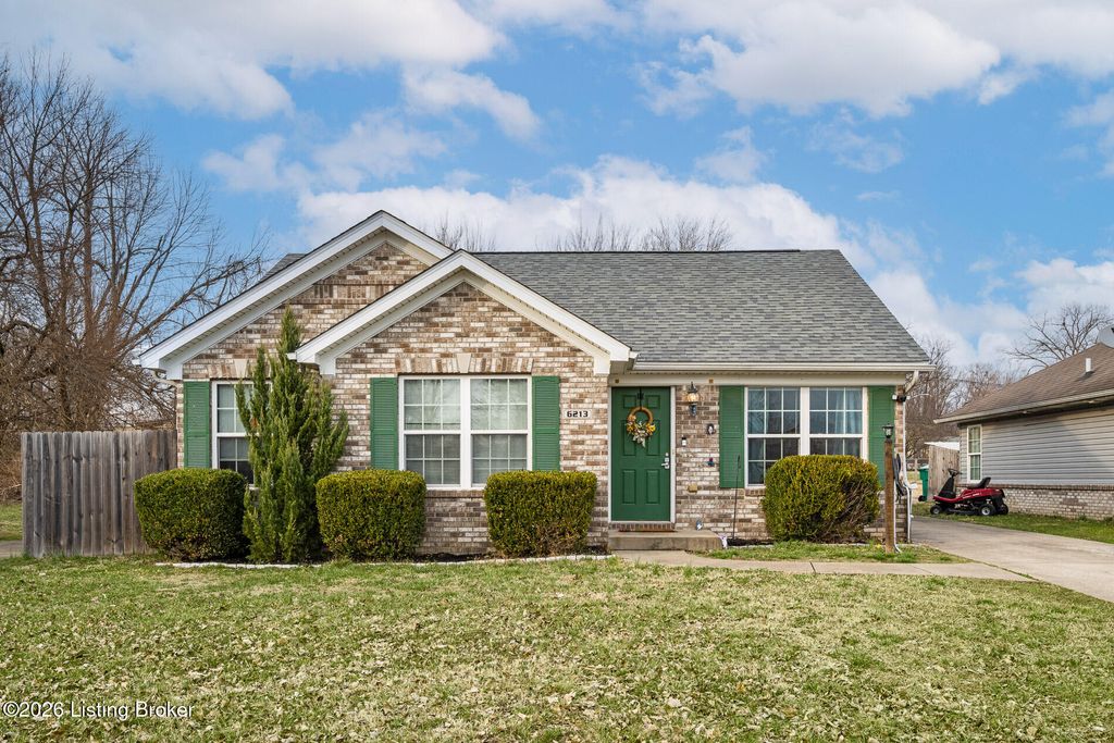 Photo of 6213 Forsythia Ln, Louisville, KY 40229 (MLS # 1711219)