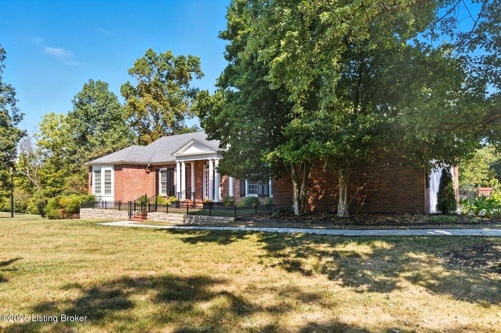Photo of 9101 Spokane Way, Louisville, KY 40241 (MLS # 1700124)