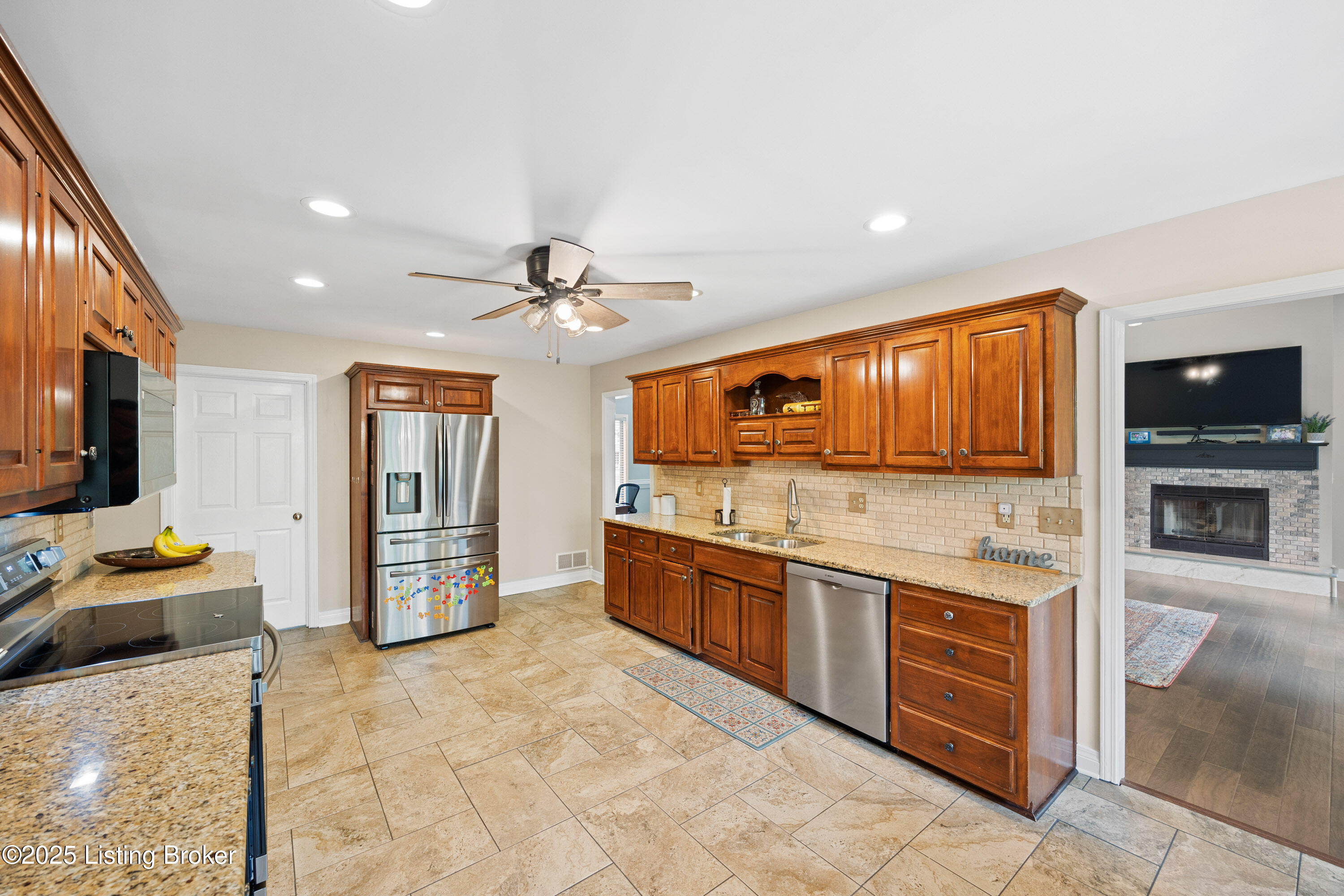 4424 Grand Cir, Crestwood, Pennsylvania image 12