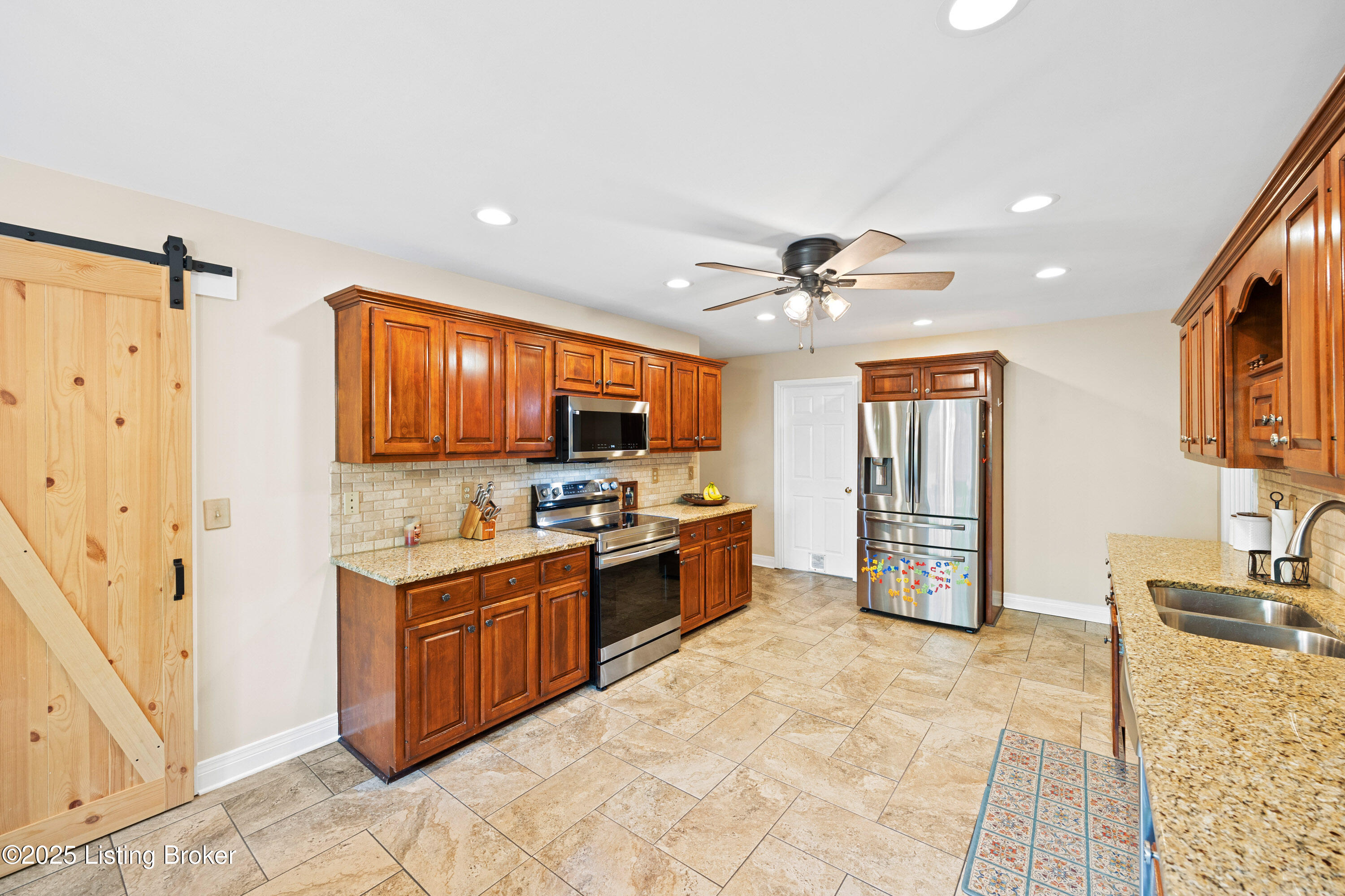 4424 Grand Cir, Crestwood, Pennsylvania image 13