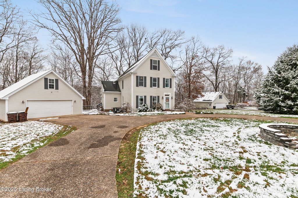 Photo of 858 Old Mill Stream Ln, Shepherdsville, KY 40165 (MLS # 1704929)