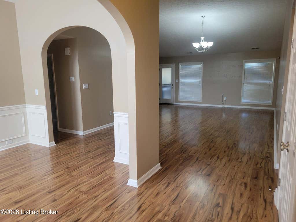 Photo of 10507 Waycross Ave, Louisville, KY 40229 (MLS # 1725143)