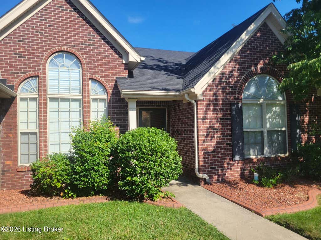 Photo of 10507 Waycross Ave, Louisville, KY 40229 (MLS # 1725143)