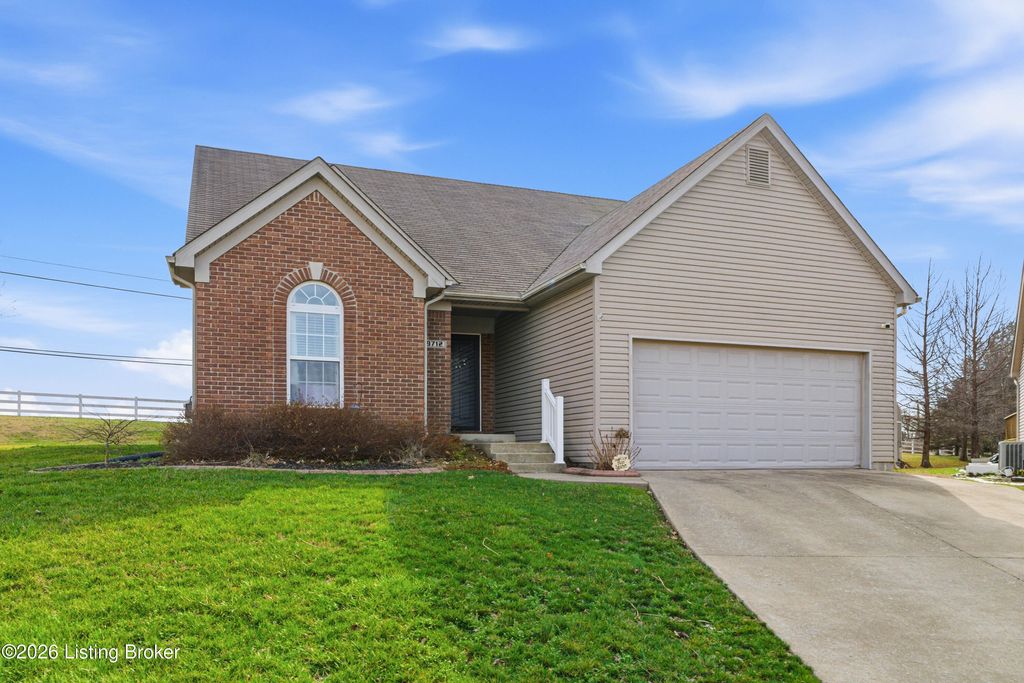 Photo of 9712 Evanwood Ct, Louisville, KY 40228 (MLS # 1710851)