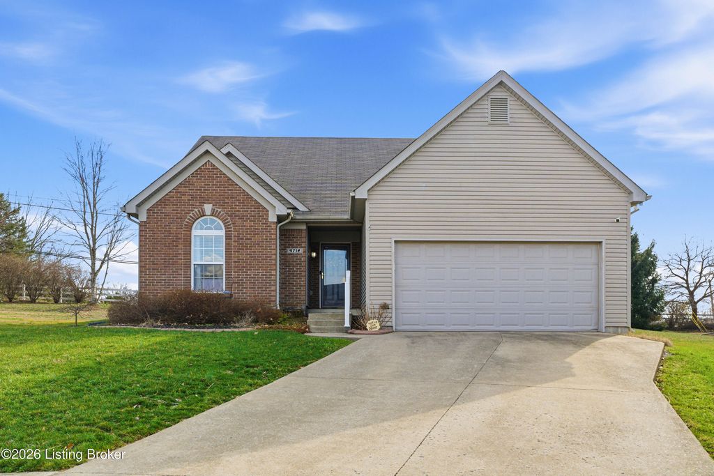 Photo of 9712 Evanwood Ct, Louisville, KY 40228 (MLS # 1710851)