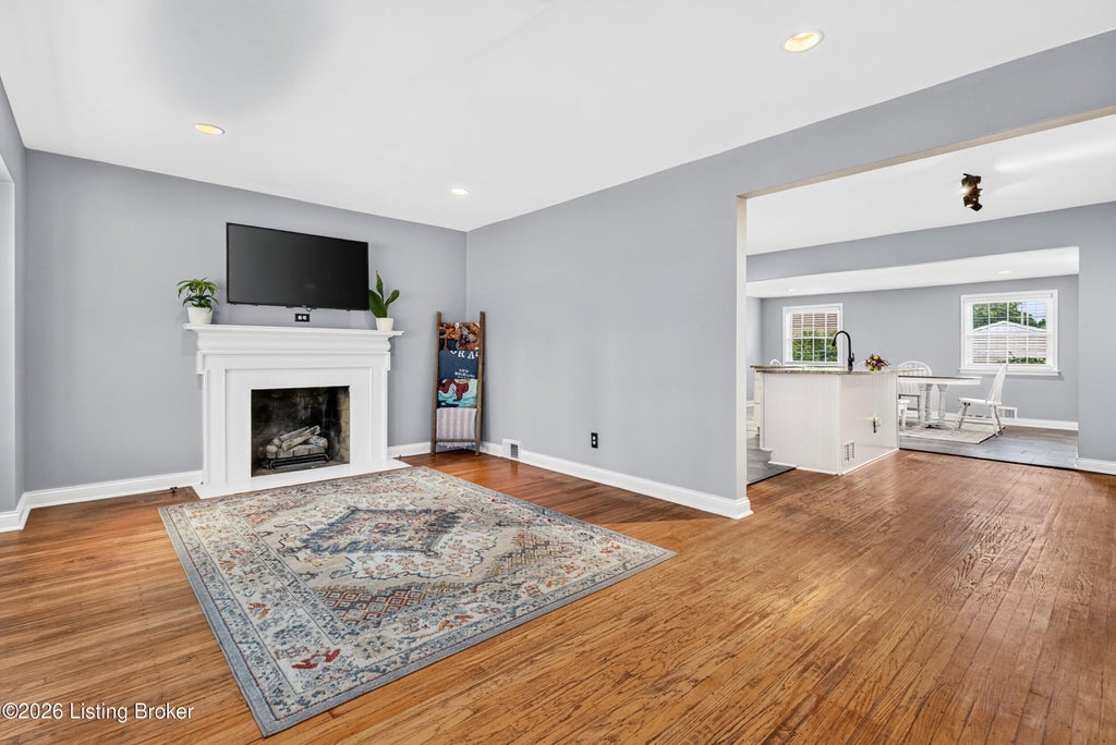 Photo of 3320 Stratford Ave, Louisville, KY 40218 (MLS # 1725718)