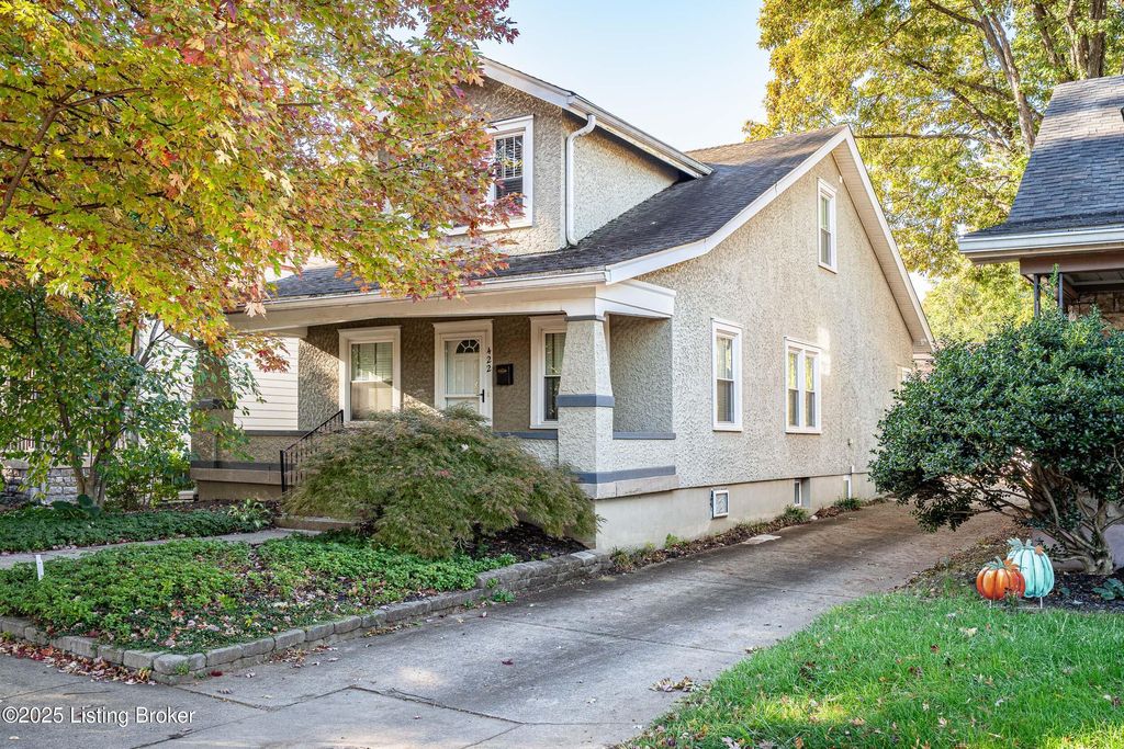 Photo of 422 Wallace Ave, Louisville, KY 40207 (MLS # 1705979)