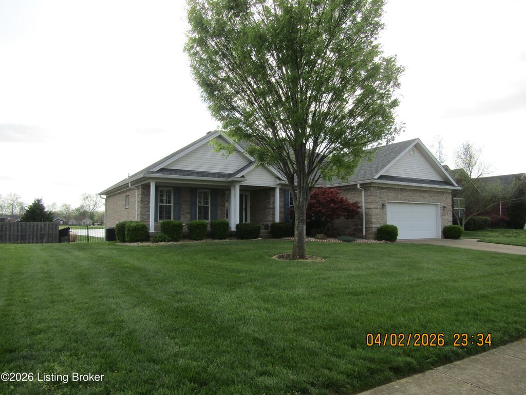 Photo of 8306 Grandel Forest Way, Louisville, KY 40258 (MLS # 1713382)