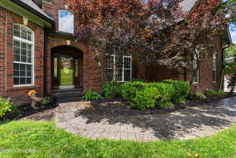 Tiny photo for 7908 Princess Wood Ct, Louisville, KY 40214 (MLS # 1728958)