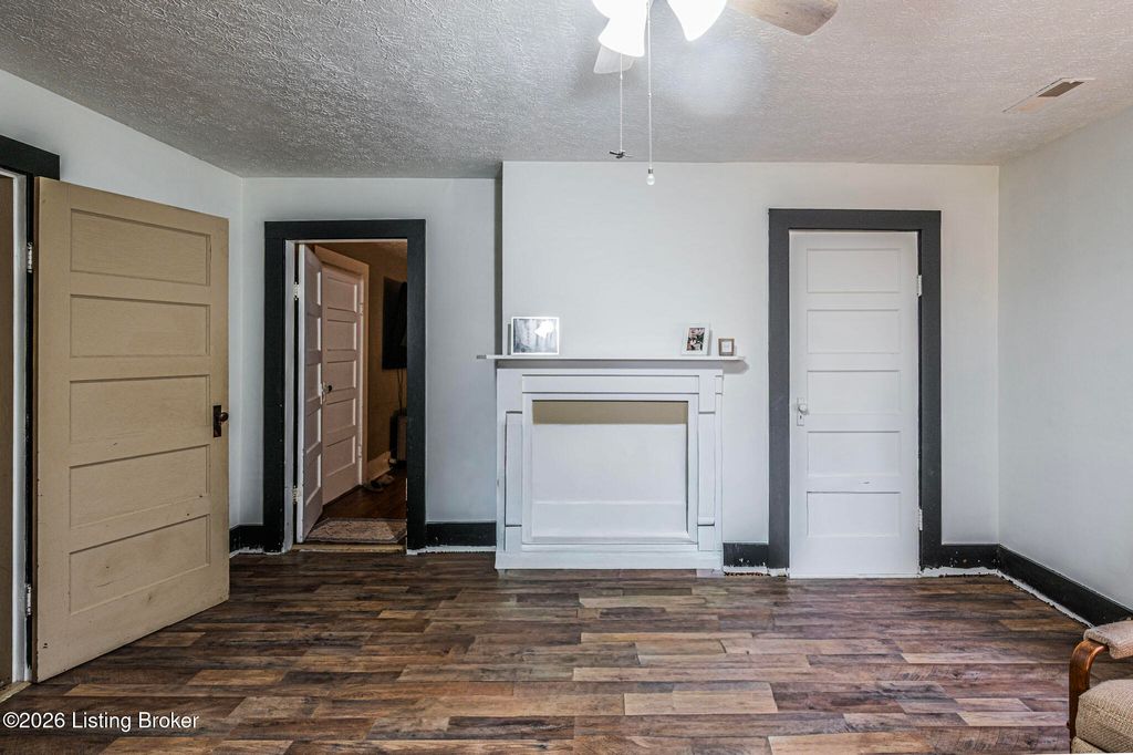 Photo of 1540 Boiling Springs Rd, Bowling Green, KY 42101 (MLS # 1709525)