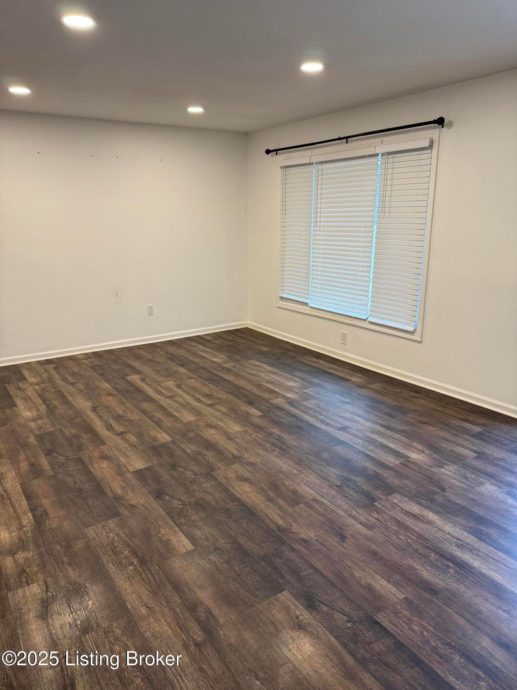 Photo of 3503 Dorset Rd, Louisville, KY 40214 (MLS # 1705433)