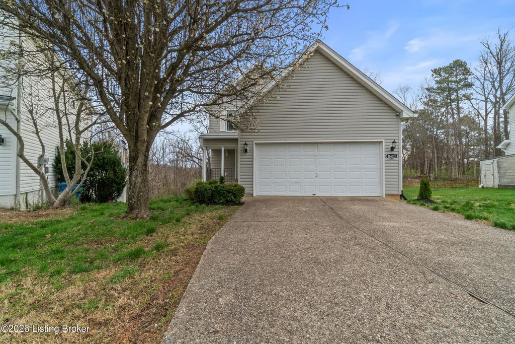 Photo of 11623 Walnut View Way, Louisville, KY 40299 (MLS # 1712585)
