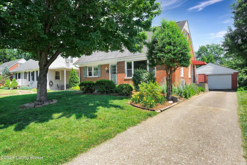 Photo of 3622 Windward Way, Louisville, KY 40220 (MLS # 1719664)