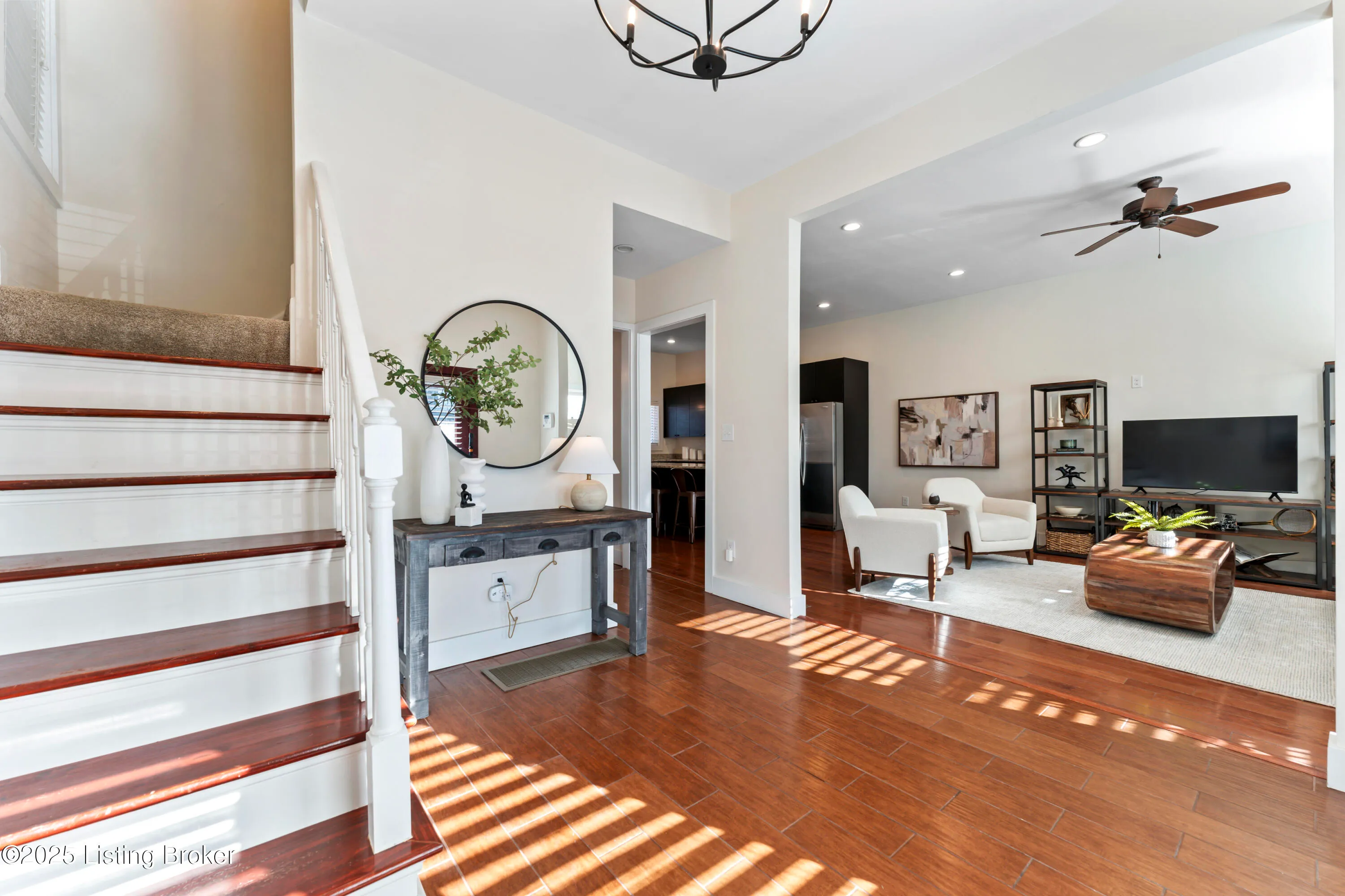 Louisville, Kentucky 40205, United States, 4 Bedrooms Bedrooms, ,4 BathroomsBathrooms,Residential,Active,123238