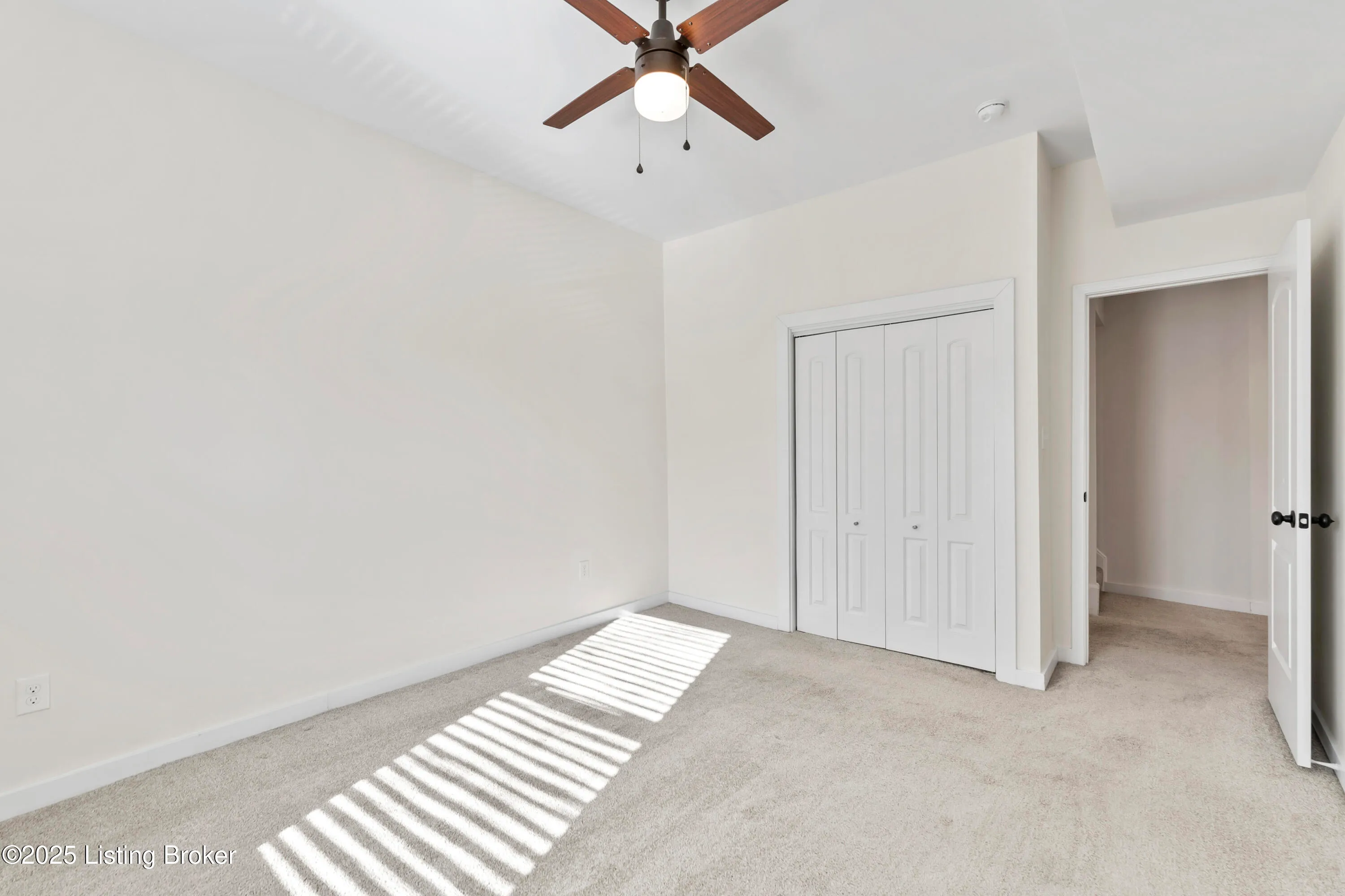 Louisville, Kentucky 40205, United States, 4 Bedrooms Bedrooms, ,4 BathroomsBathrooms,Residential,Active,123238