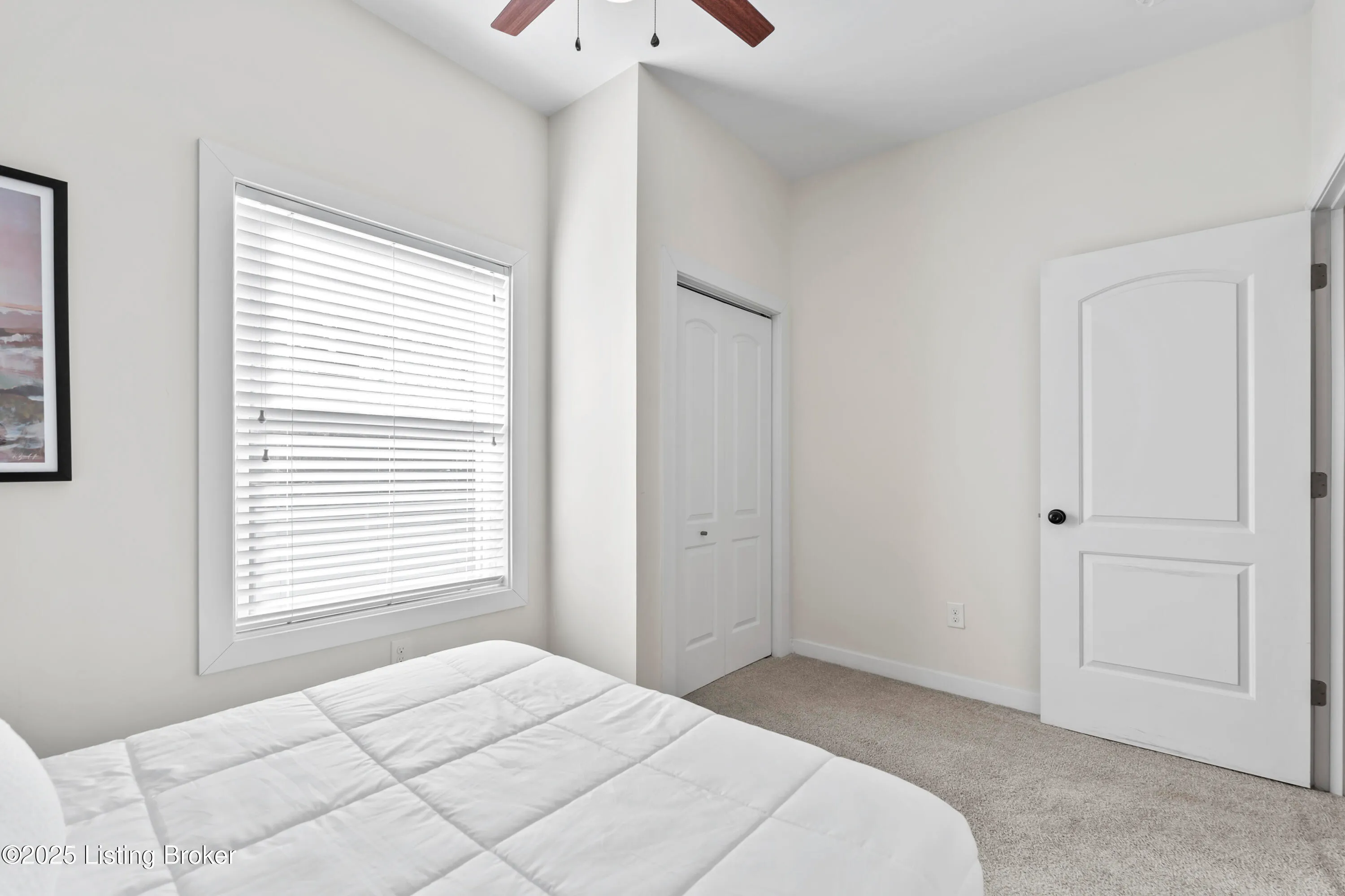 Louisville, Kentucky 40205, United States, 4 Bedrooms Bedrooms, ,4 BathroomsBathrooms,Residential,Active,123238