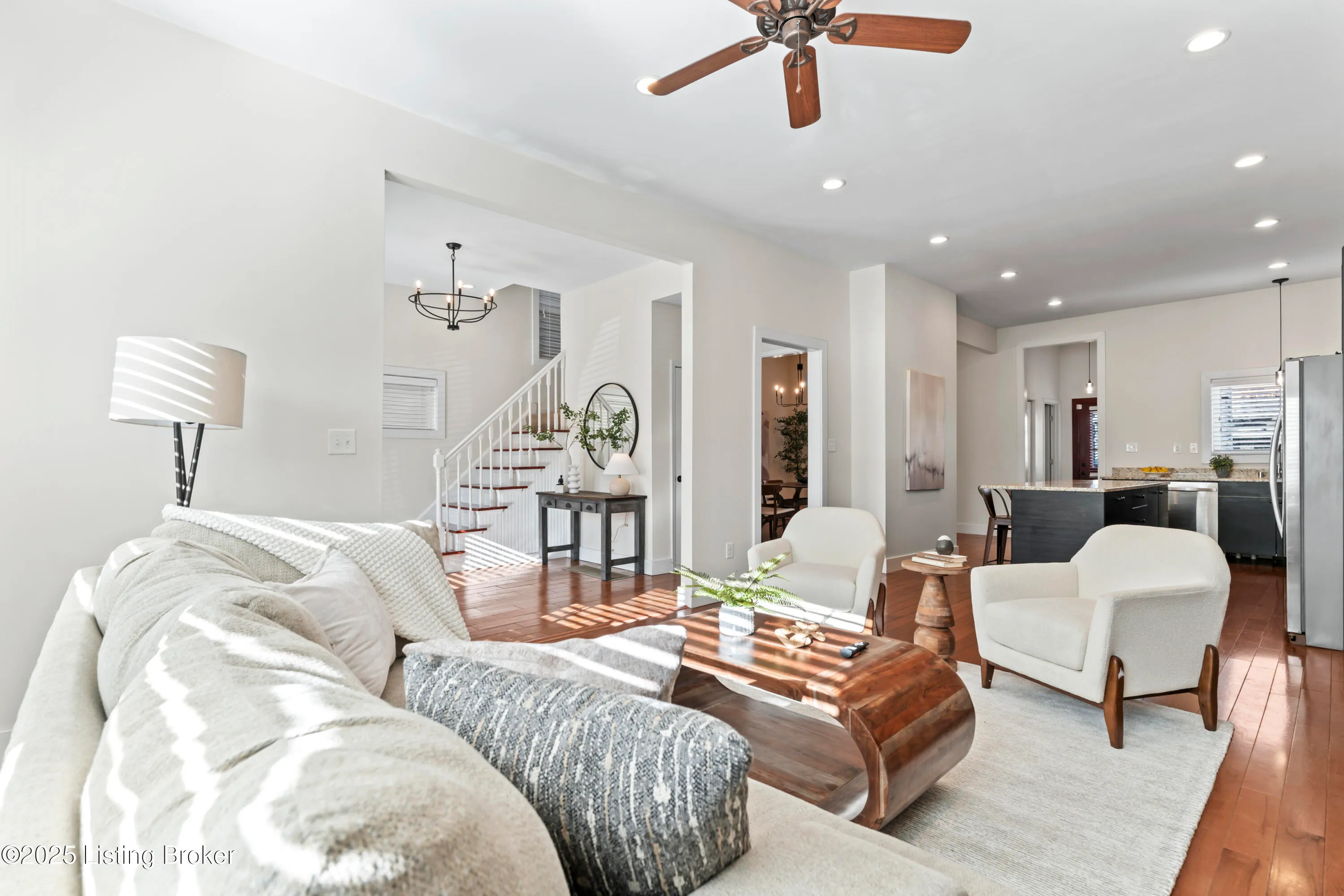 Louisville, Kentucky 40205, United States, 4 Bedrooms Bedrooms, ,4 BathroomsBathrooms,Residential,Active,123238