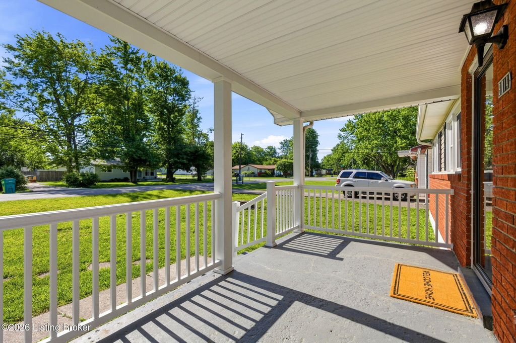 Photo of 9114 New Maple Rd, Louisville, KY 40229 (MLS # 1717504)