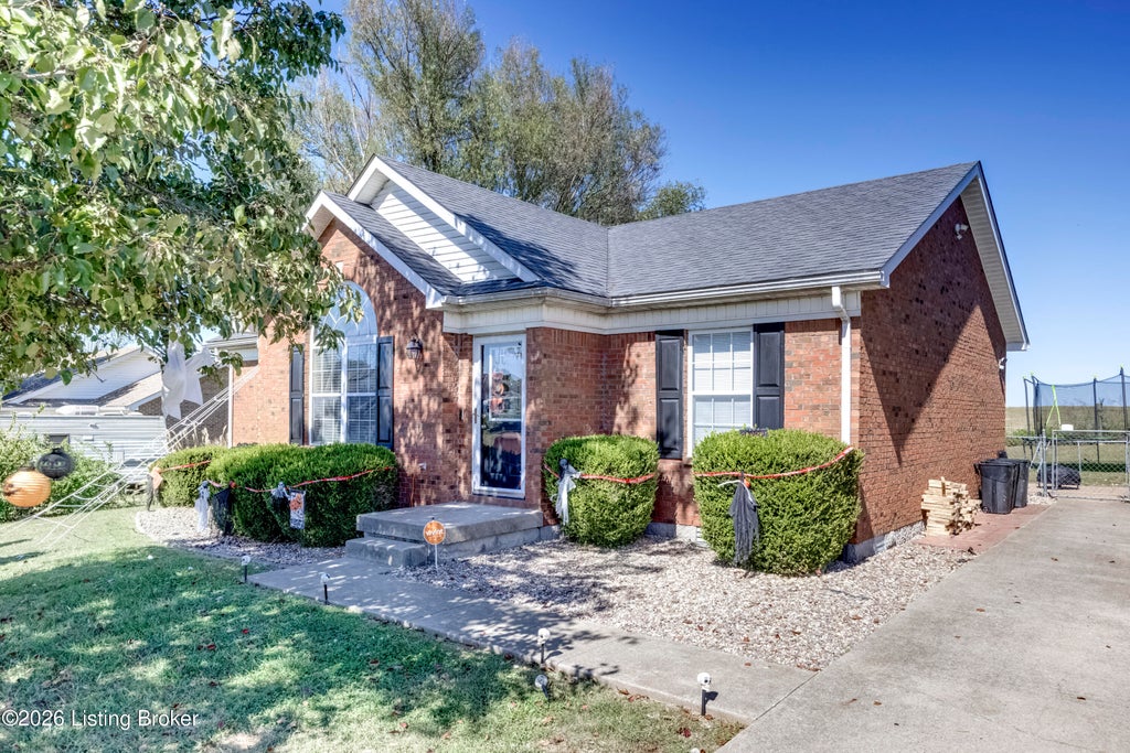 Photo of 118 Benelli Dr, Bardstown, KY 40004 (MLS # 1731392)