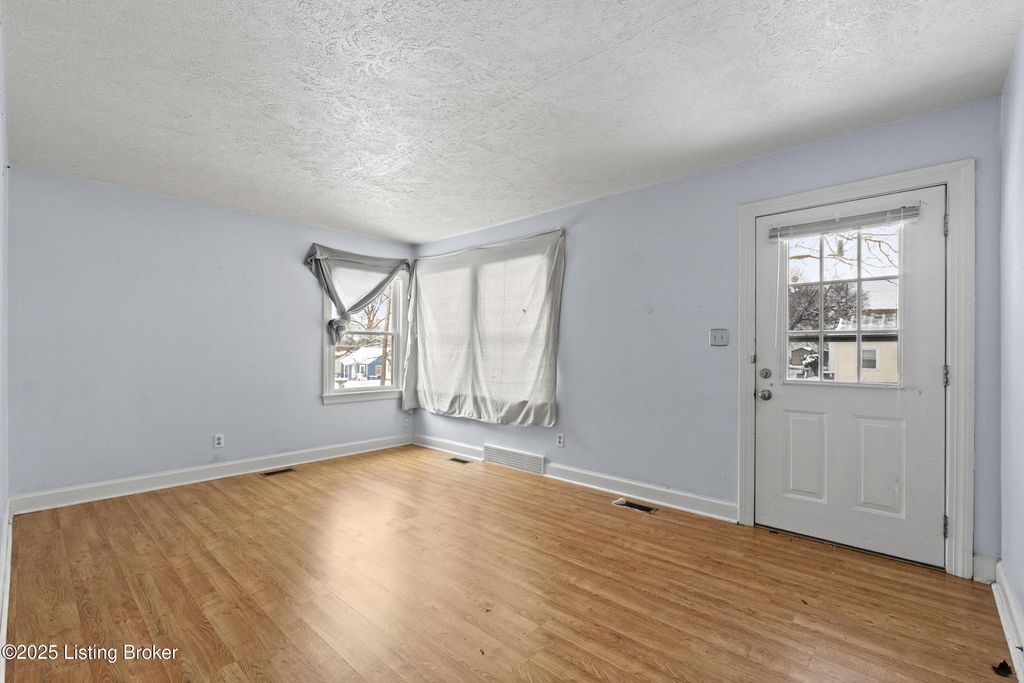 Photo of 4318 S Brook St, Louisville, KY 40214 (MLS # 1704819)