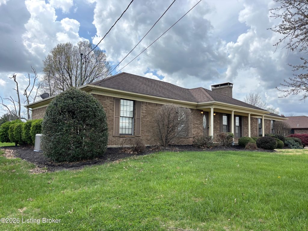 Photo of 3612 Burkland Blvd, Shepherdsville, KY 40165 (MLS # 1713500)
