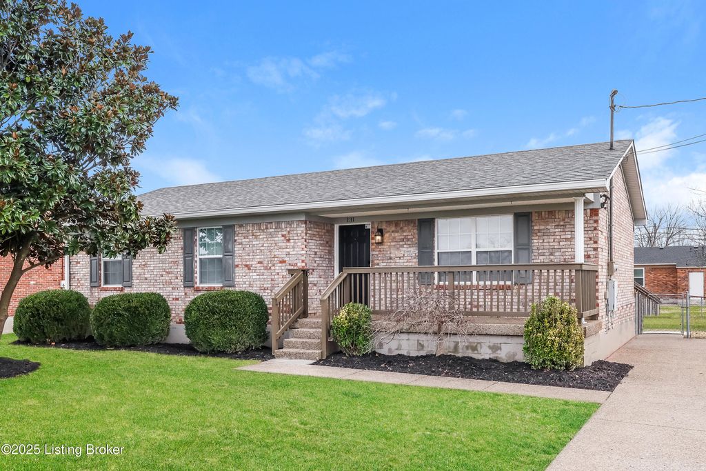 Photo of 131 Shawnee Dr, Shepherdsville, KY 40165 (MLS # 1704972)