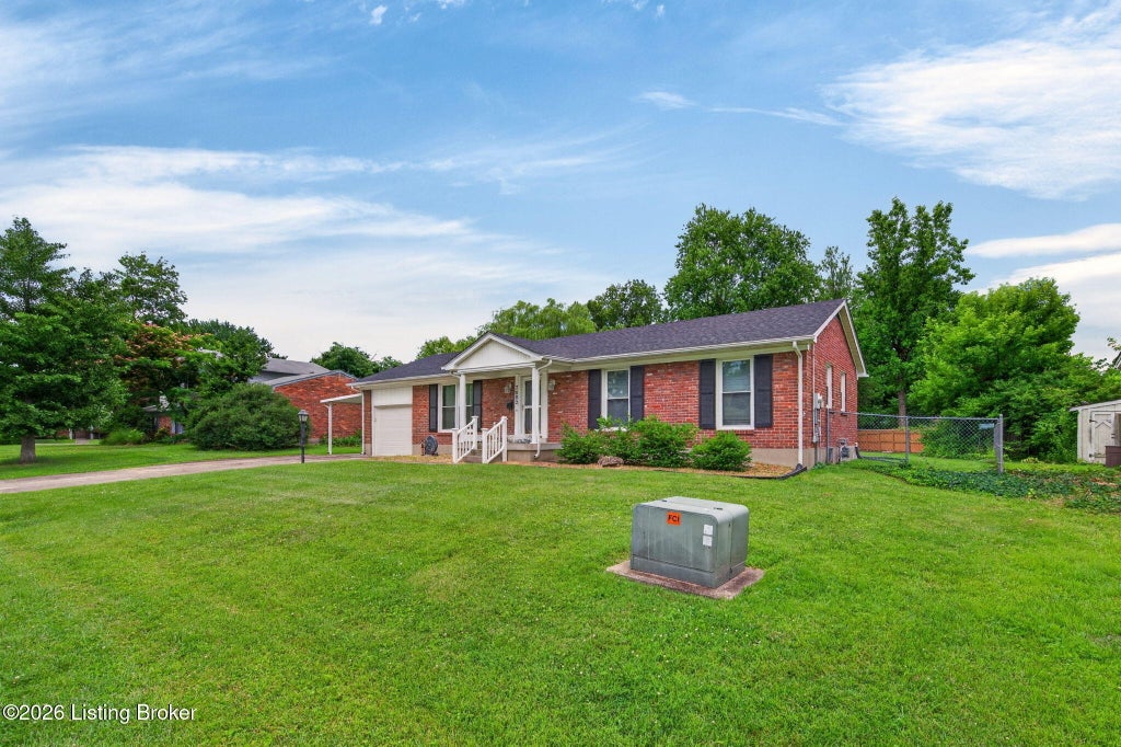 Photo of 7802 Brynwood Ln, Louisville, KY 40291 (MLS # 1721060)