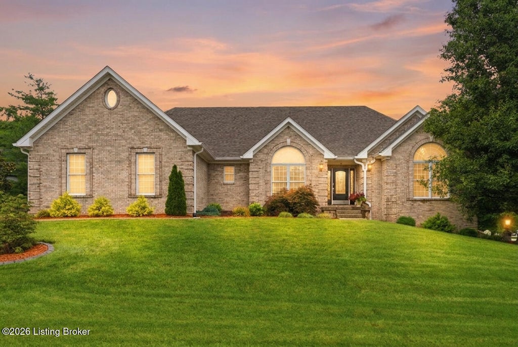 Photo of 1260 Pebble Dr, Shelbyville, KY 40065 (MLS # 1723029)