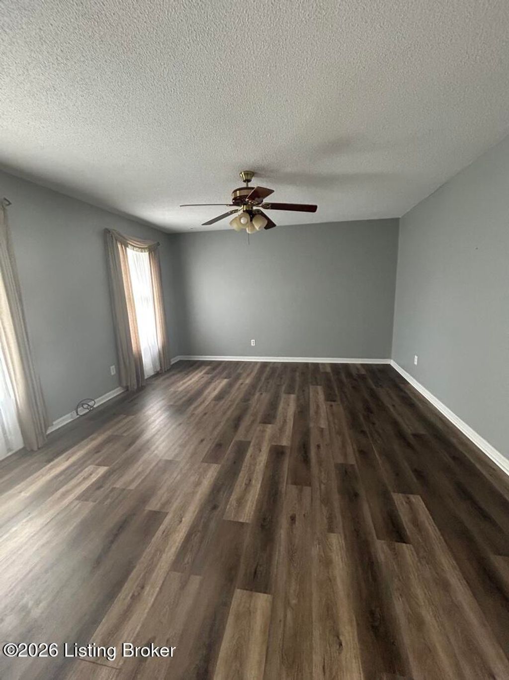 Photo of 140 Cecilianna Dr, Elizabethtown, KY 42701 (MLS # 1713857)