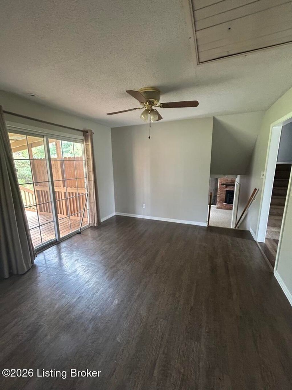 Photo of 140 Cecilianna Dr, Elizabethtown, KY 42701 (MLS # 1713857)