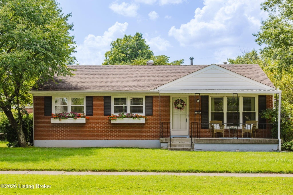 Photo of 3105 Iris Way, Louisville, KY 40220 (MLS # 1728014)